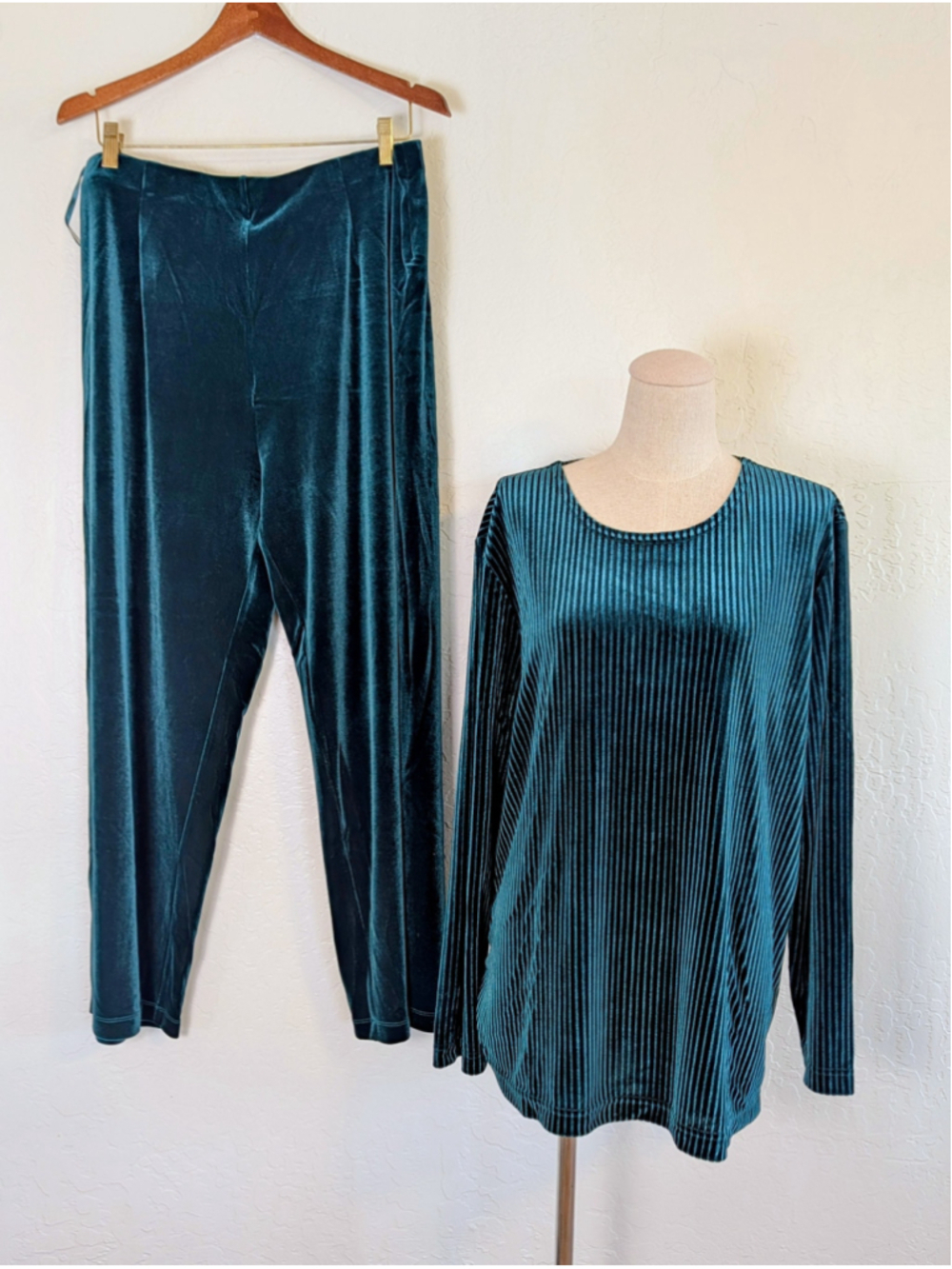 Draper’s & Damon’s Petite XL Teal Velour Lounge Set 2PC Ribbed Top Wide Leg Pant - Picture 2 of 8